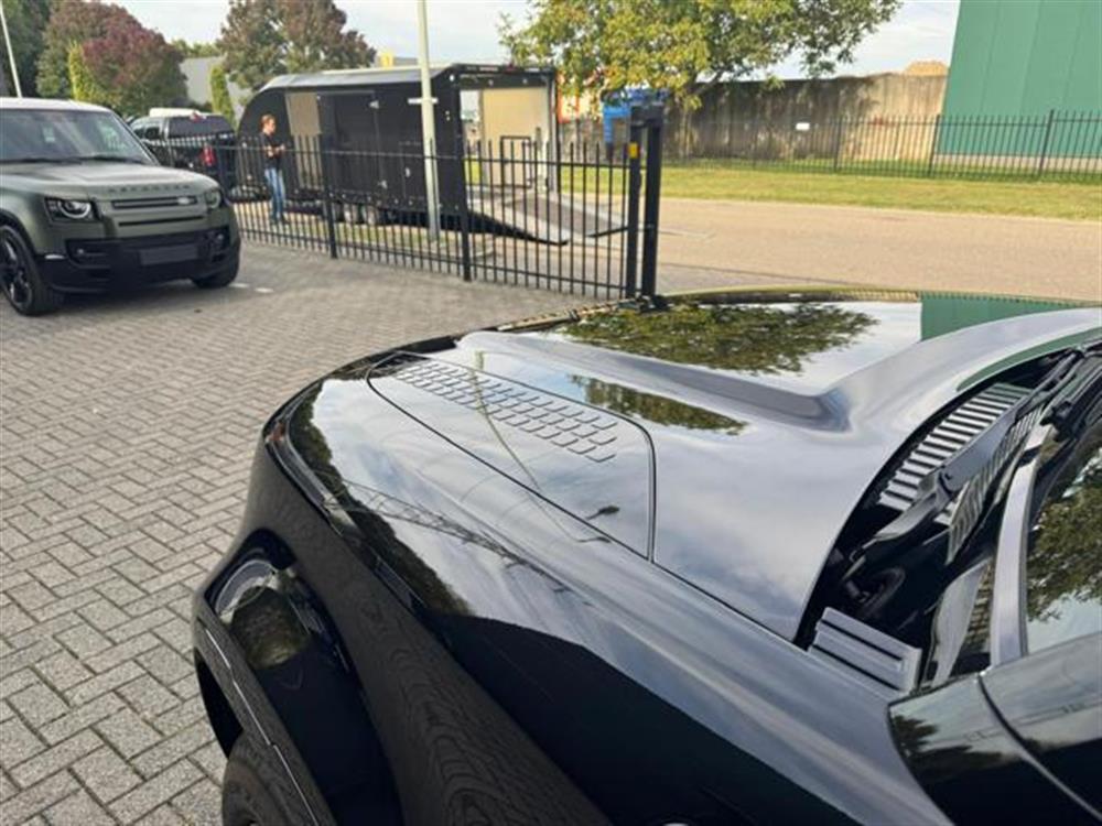 Defender Defender 110 P300 E HYBRID AW
