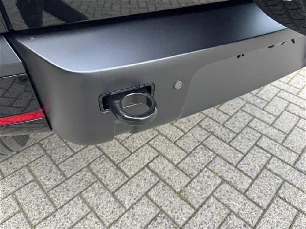 Defender Defender 110 P300 E HYBRID AW