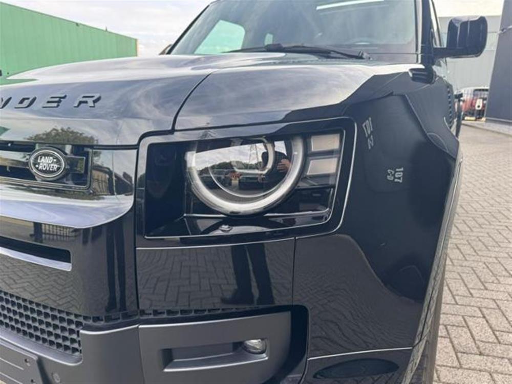 Defender Defender 110 P300 E HYBRID AW