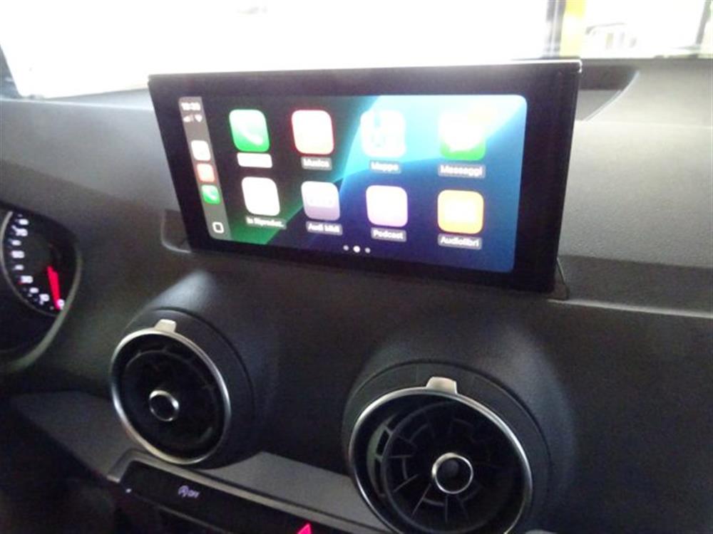 Q2 Q2 35 TFSI S tronic SLi