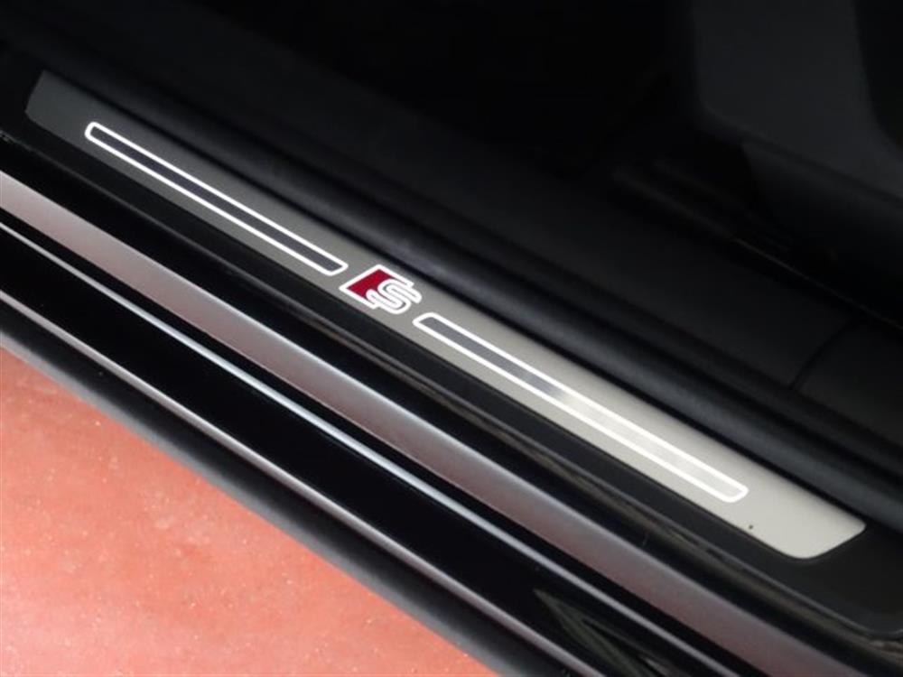 Q2 Q2 35 TFSI S tronic SLi