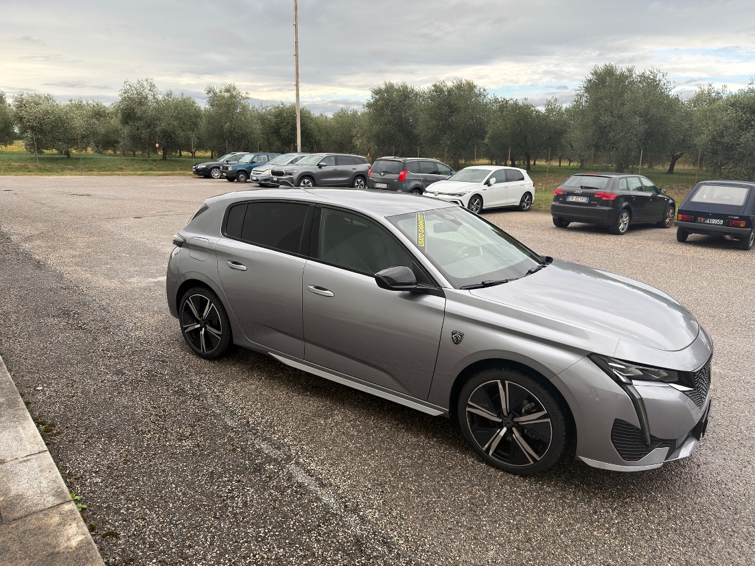 308 BL hybrid 145cv 308 BL hybrid 145cv GT