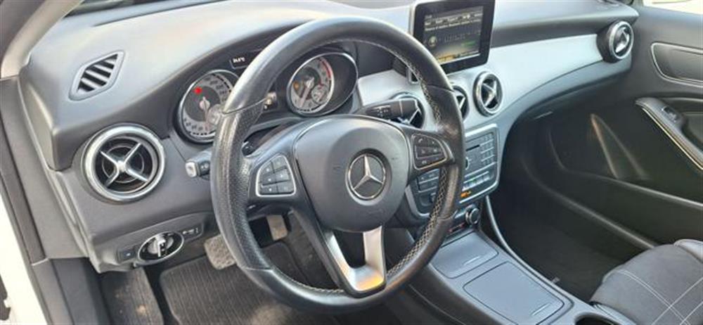 GLA 200 GLA 200 d Automatic Sport N°
