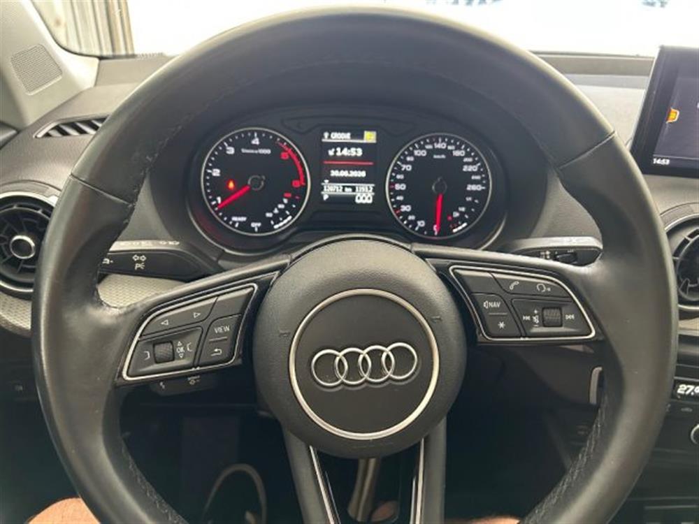 Q2 Q2 30 TDI S tronic Busi