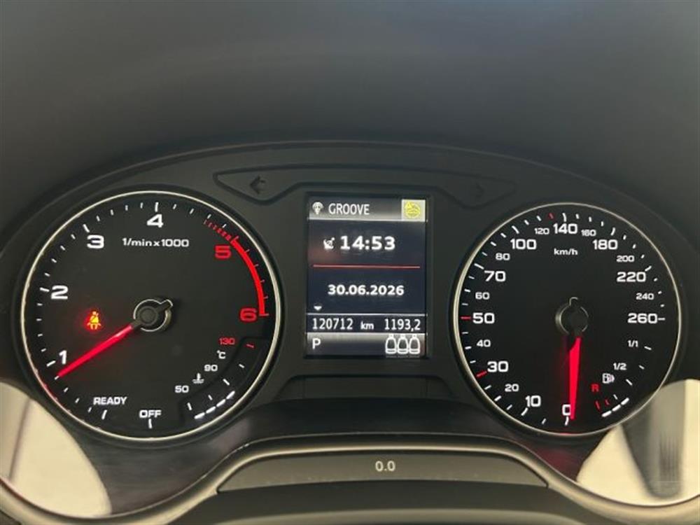 Q2 Q2 30 TDI S tronic Busi