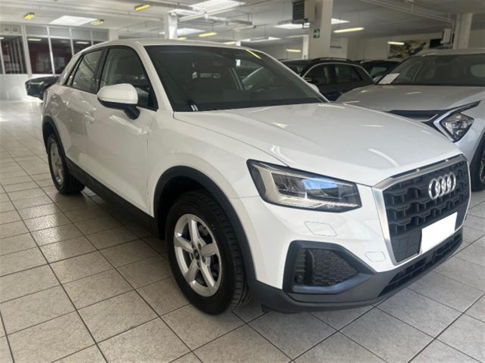 Q2 Q2 30 TDI S tronic Busi
