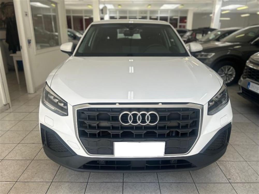 Q2 Q2 30 TDI S tronic Busi
