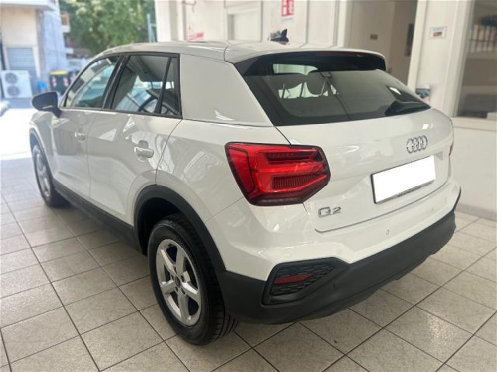 Q2 Q2 30 TDI S tronic Busi