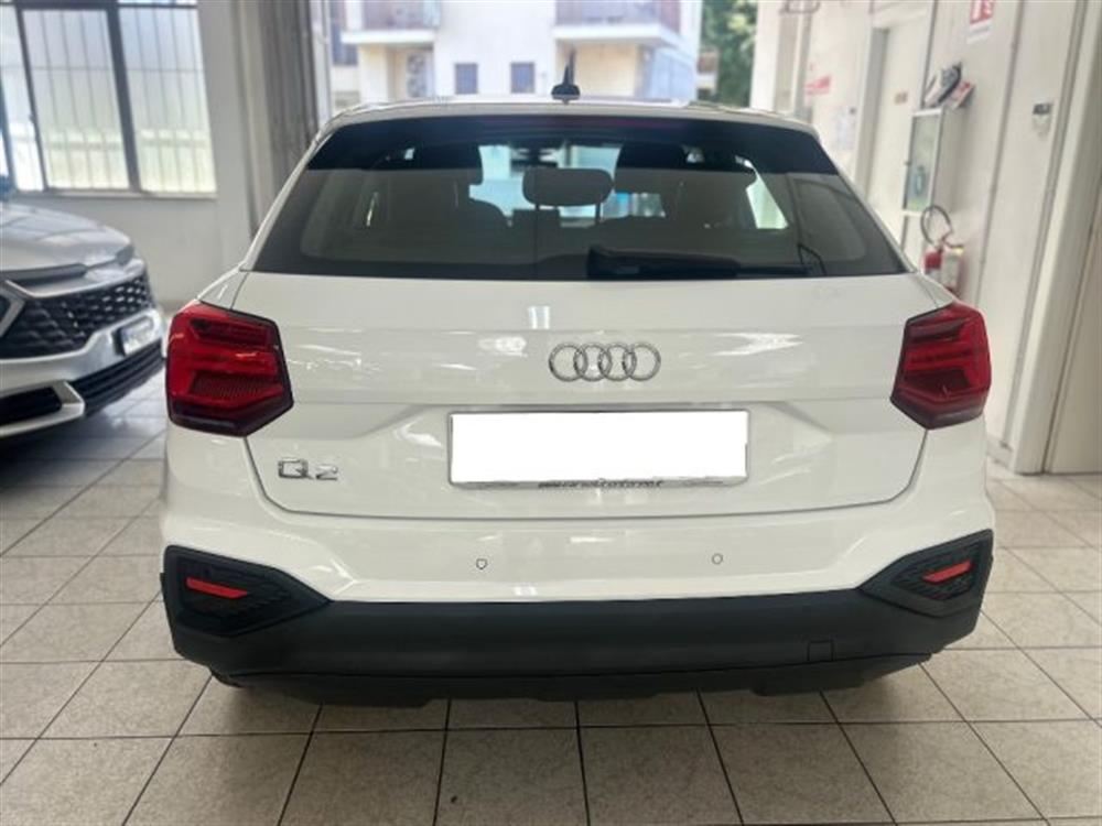 Q2 Q2 30 TDI S tronic Busi