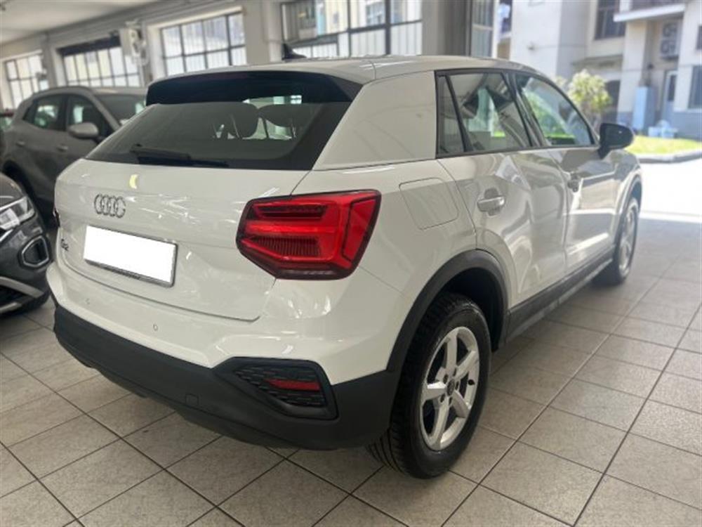 Q2 Q2 30 TDI S tronic Busi