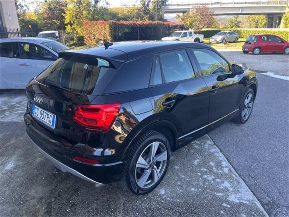Q2 Q2 30 TDI S tronic Admi
