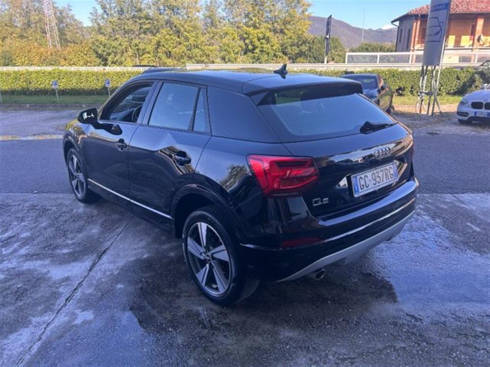 Q2 Q2 30 TDI S tronic Admi