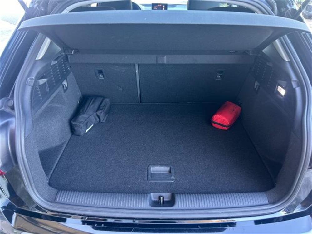 Q2 Q2 30 TDI S tronic Admi