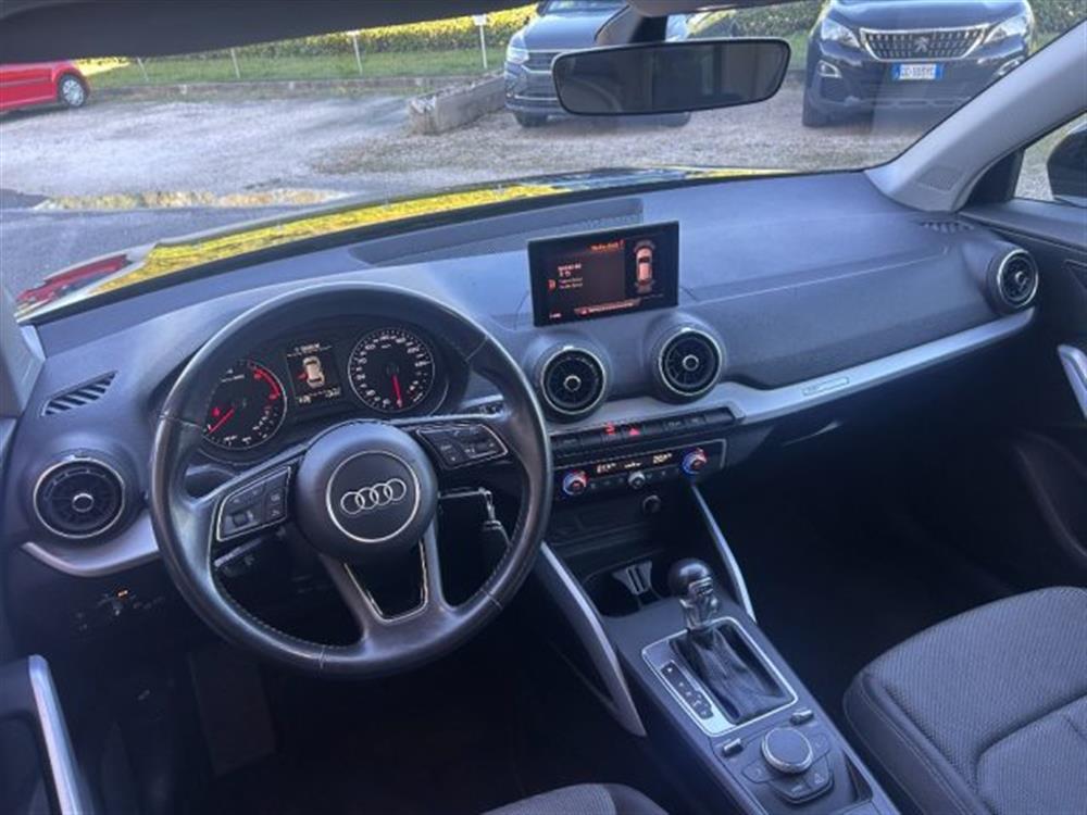Q2 Q2 30 TDI S tronic Admi