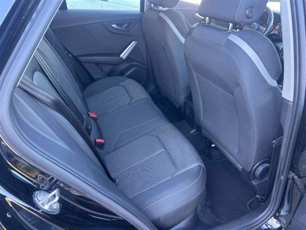 Q2 Q2 30 TDI S tronic Admi
