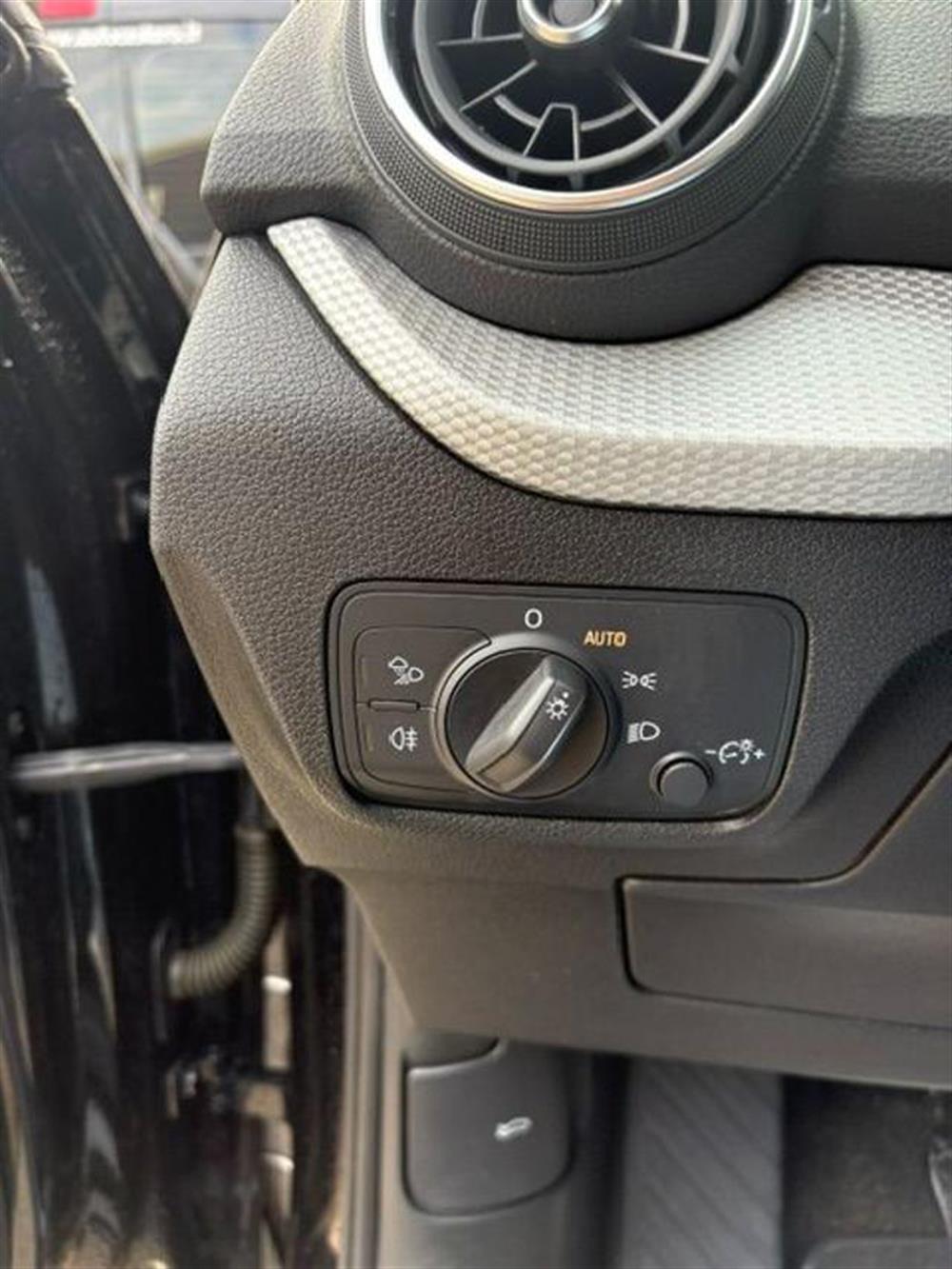 Q2 Q2 30 TFSI Business